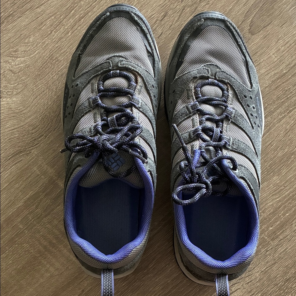 Women’s Columbia size 10, hiking shoes